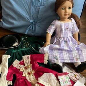 Retired American Girl doll Felicity Merriman, clothes, and accessories